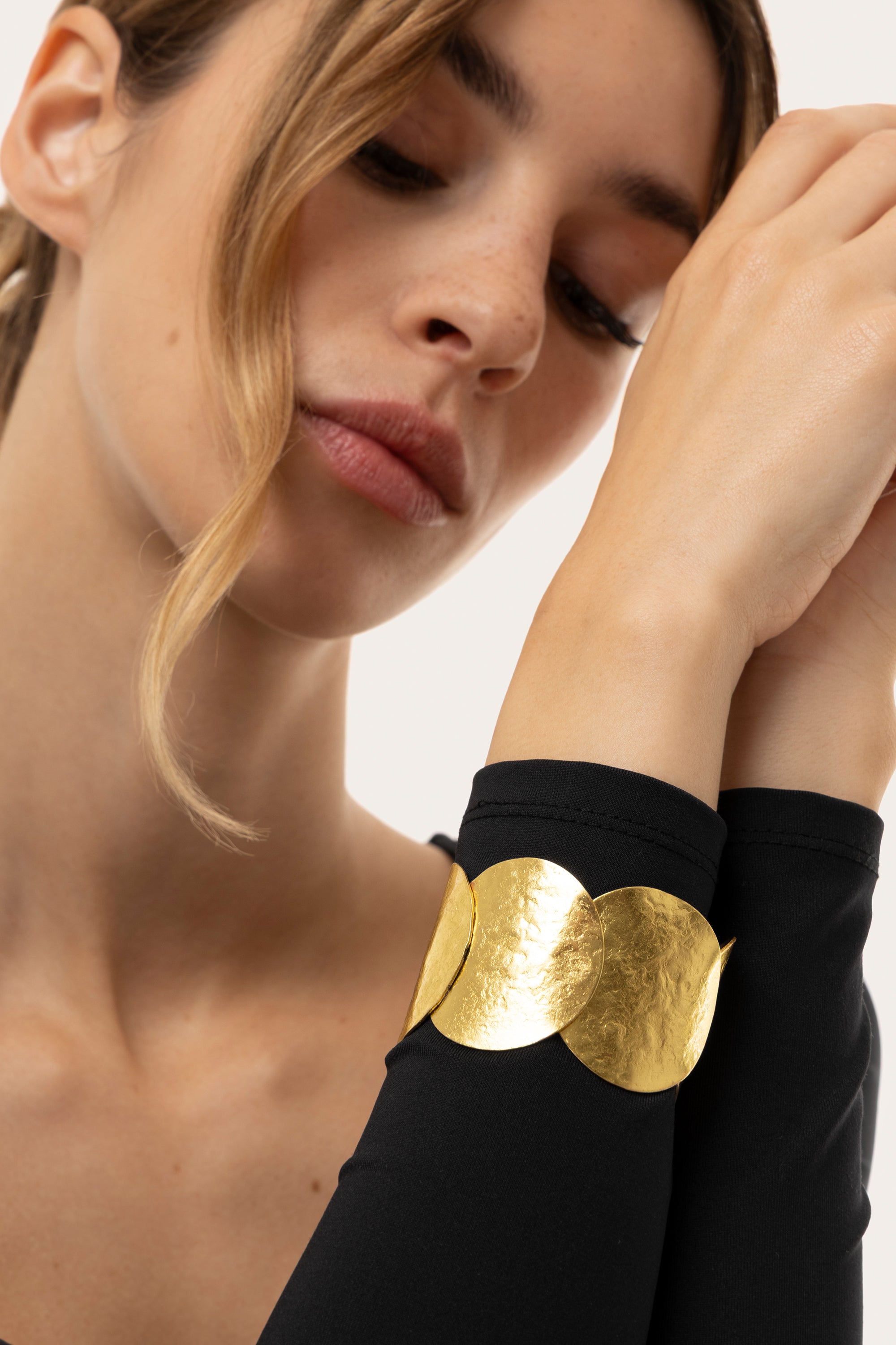 Bracciale fascia tondi — Oro, foto 4
