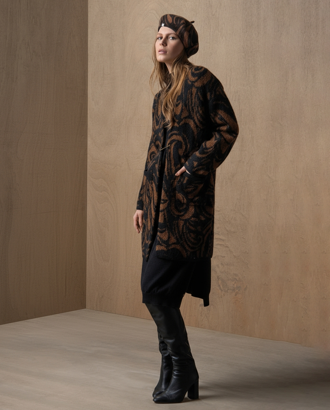 Kimono largo con stampa — Marrone