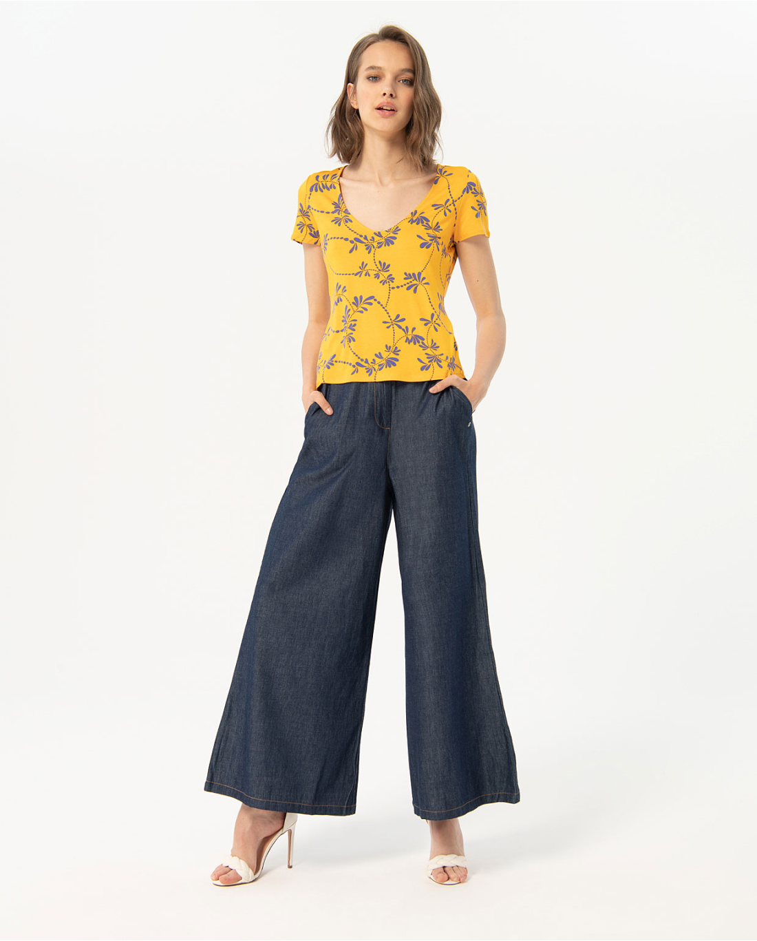T-shirt scollo a v mezza manica — Giallo, foto 4