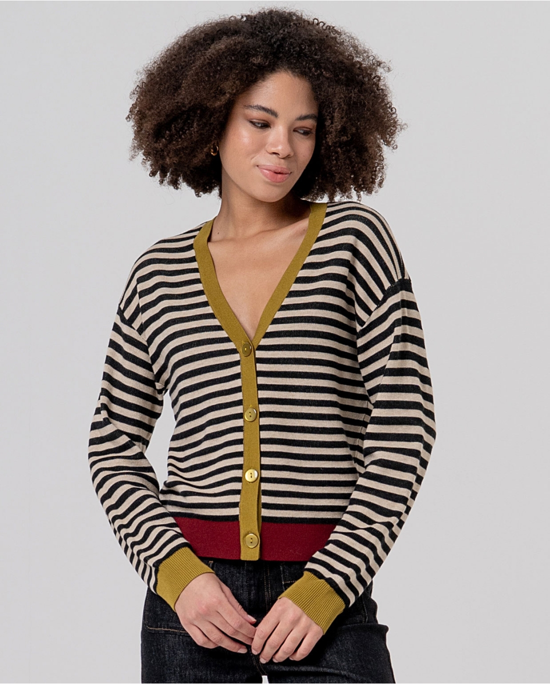Cardigan a v a righe