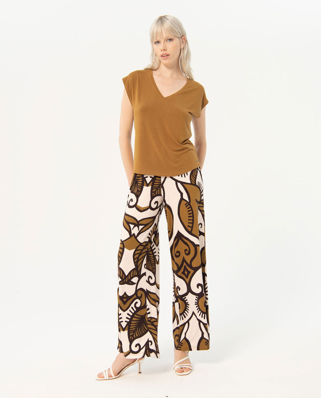 T-shirt scollo a v mezza manica